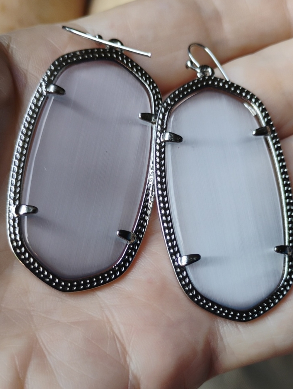 Kendra Scott Light Gray/White Glass Elle Drop Earrings